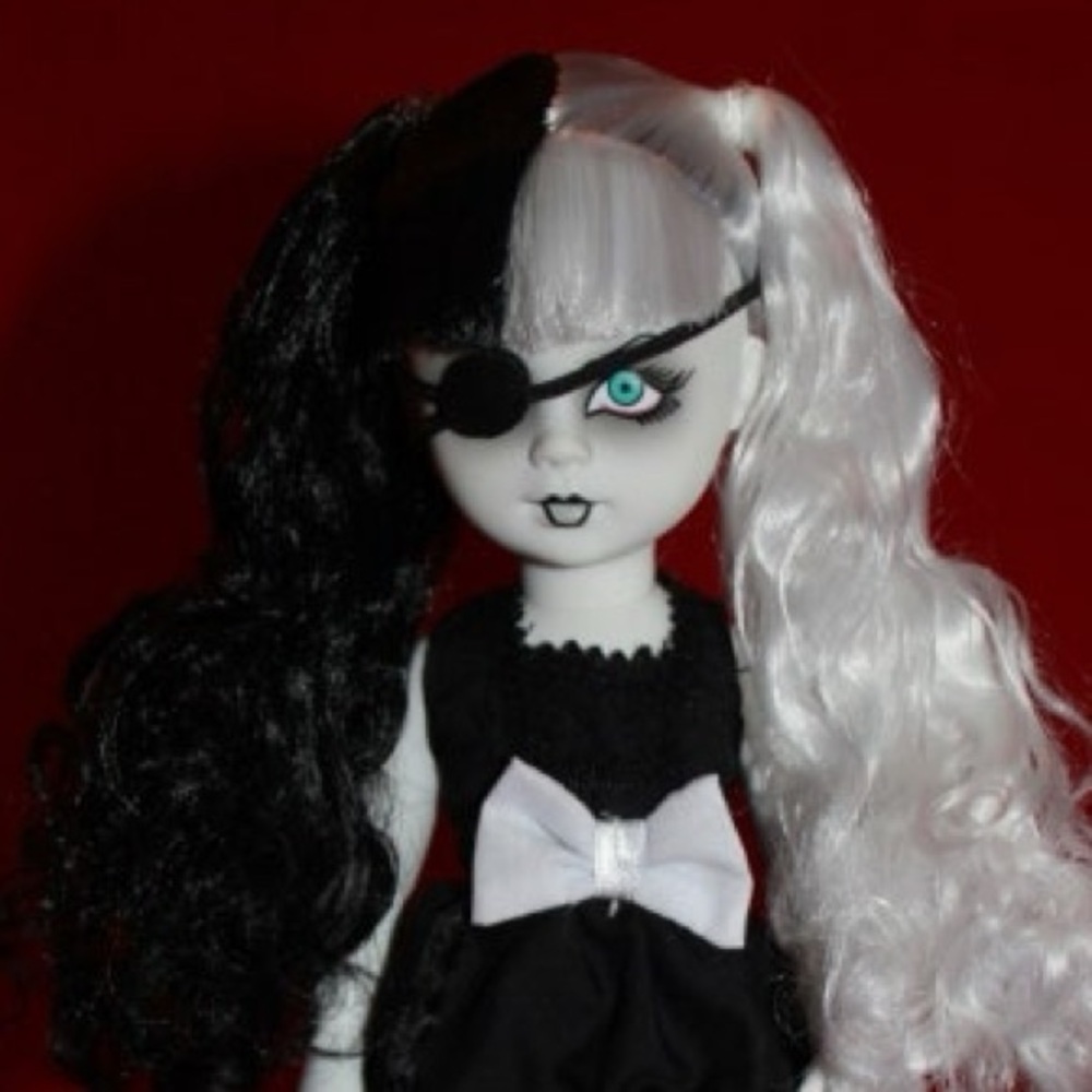 Mezco Toys 2014 Living Dead Doll Series 28 Sweet 16 Party: Onyx